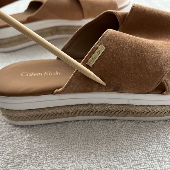NWOT Calvin Klein Jupare Women Slip-on Sandals Size 9 , Tan Suede READ - Picture 11 of 11